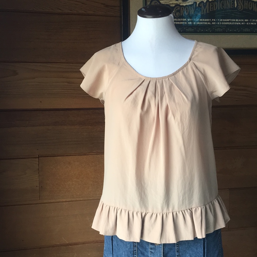 GAP 🌟 Fawn Colored & Soft Ruffled Blouse